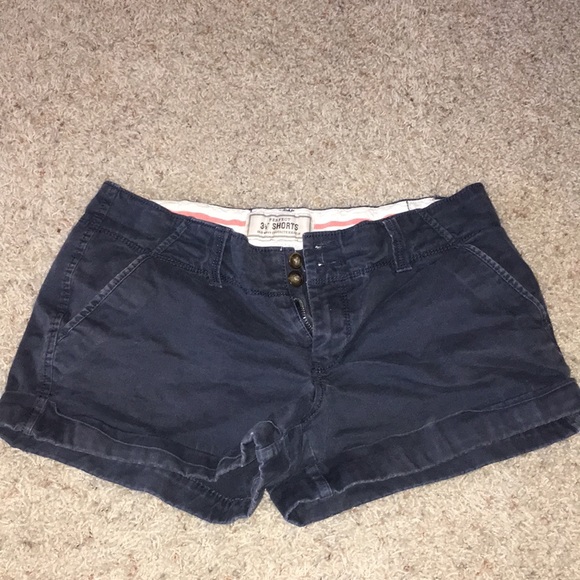 Old navy women's shorts size small - Picture 1 of 2
